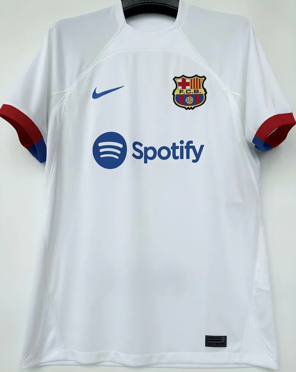 Barcelona bortatröja vit 2023/24 med eget namn och nummer, framsida