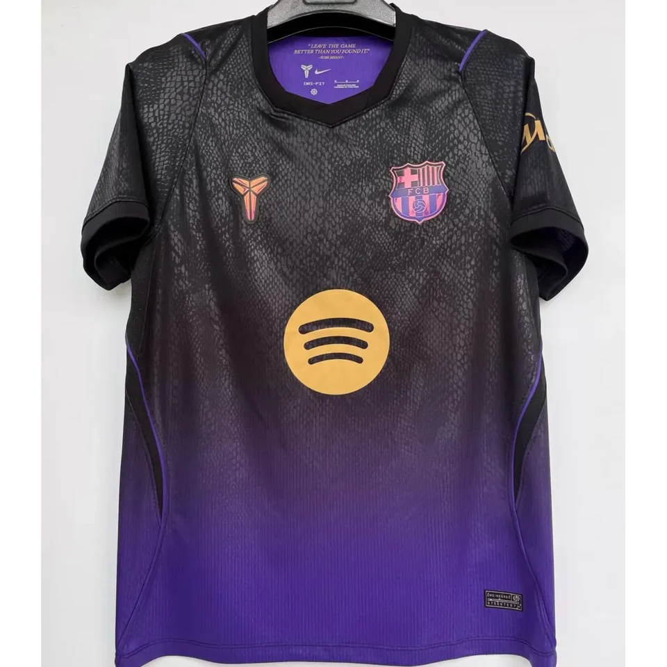 Barcelona Special Edition tröja svart och lila 2026/27 med eget namn och nummer, framsida