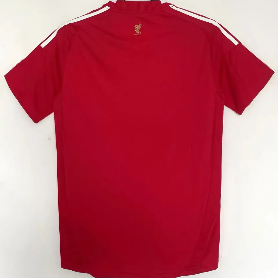 Liverpool hemmatröja retro röd 2008/10 med eget namn och nummer, baksida