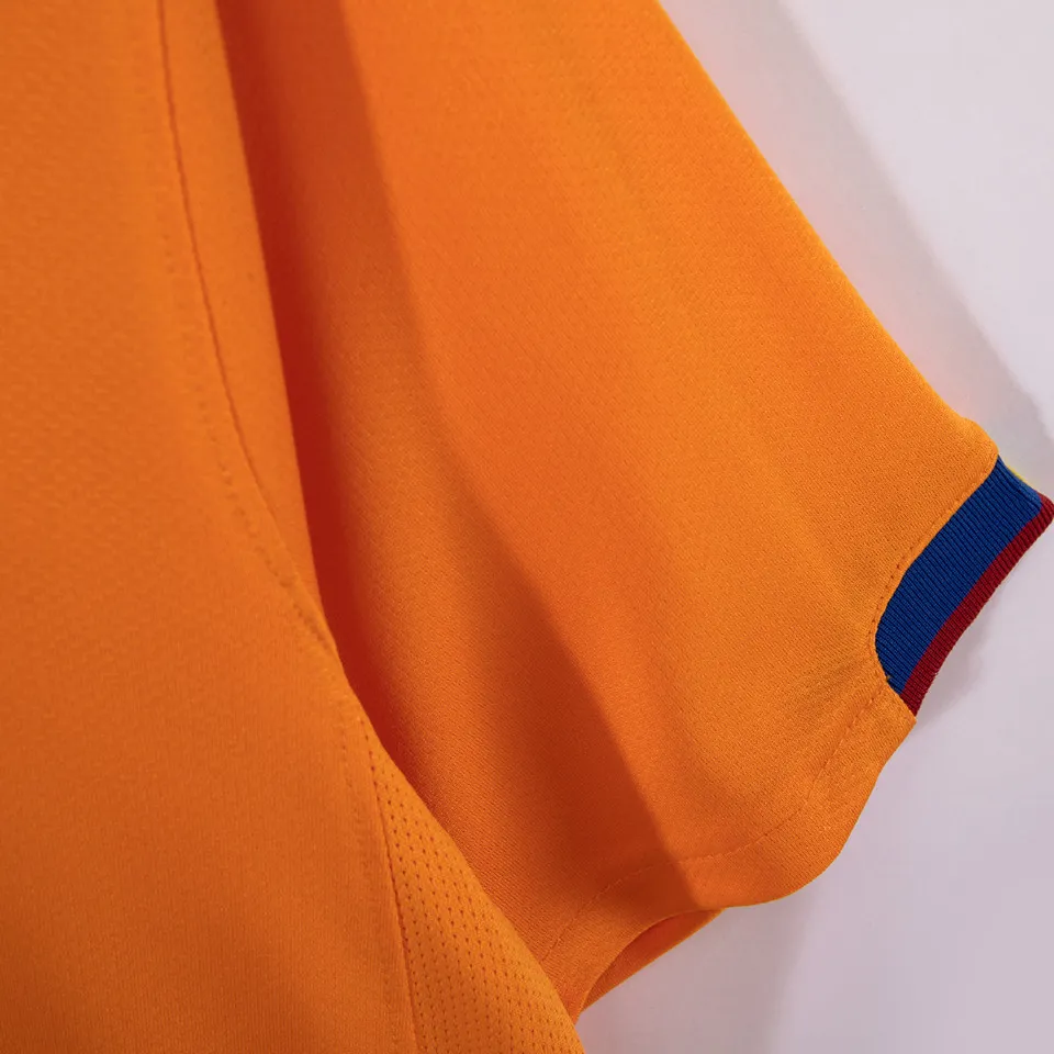 Barcelona retro bortatröja orange 2006/07, närbild på ärm och ventilerande sidopanel