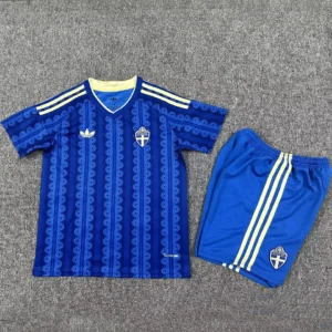 Sveriges bortatröja VM 2026 junior framsida – blå design med shorts