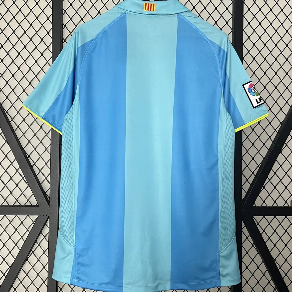 Barcelona retro bortatröja ljusblå 2007/08 med eget namn och nummer, baksida