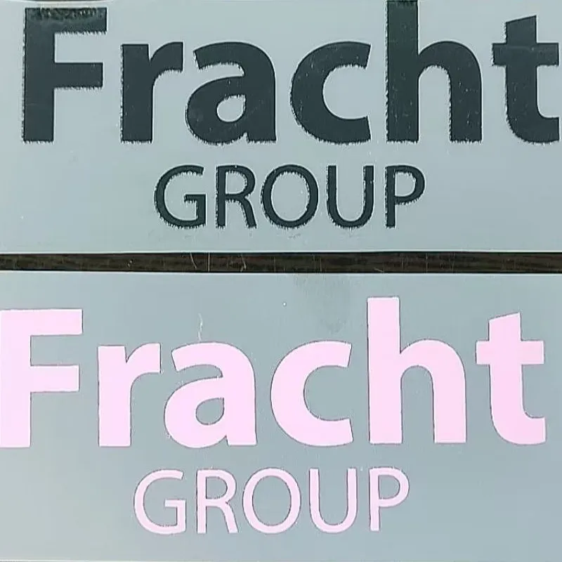 Detalj på Fracht Group ärmmärke på Inter Miami bortatröja 2023 Messi