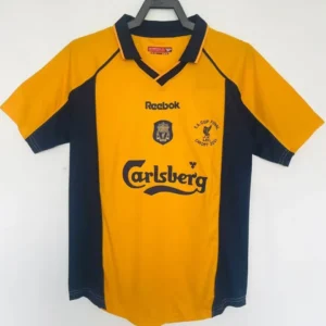Liverpool retro bortatröja 2000/01 i gult och marinblått med Carlsberg-tryck och FA Cup Final-märke, med eget namn och nummer, framsida